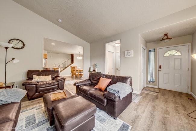 Building Photo - 931 N Goldenrod Ct