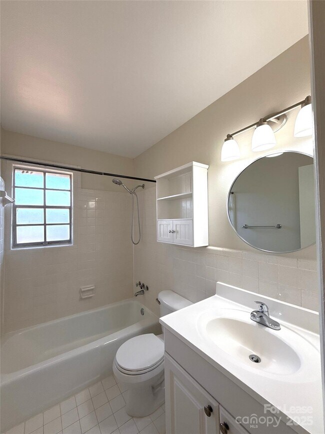 Building Photo - 4329 Hathaway St