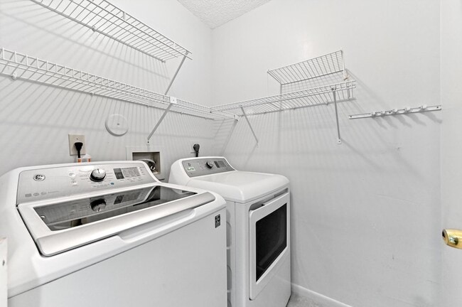 Building Photo - 14895 Builtmore Way