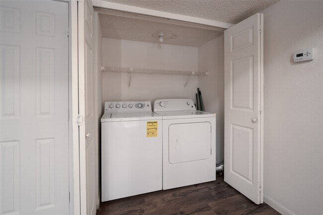 Building Photo - 2300 Old Spanish Trl