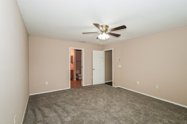 Building Photo - 11133 Running Pine Dr