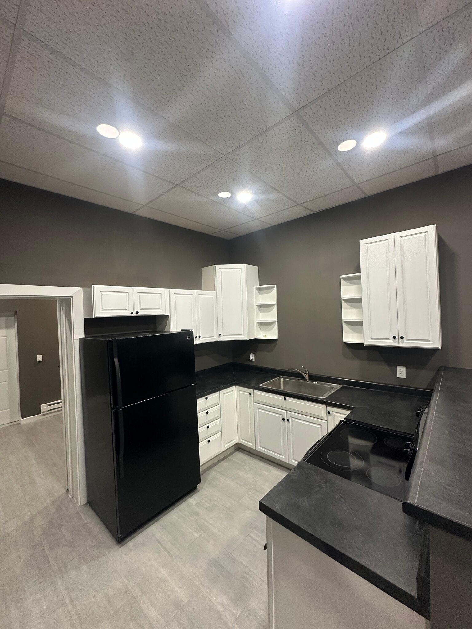 Kitchen - 522 Central Ave