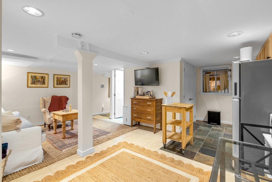 Building Photo - 1711 37th St NW