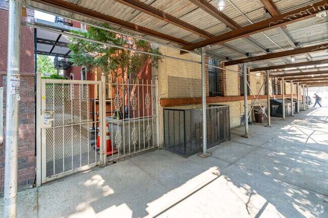 Building Photo - 94 Havemeyer Street