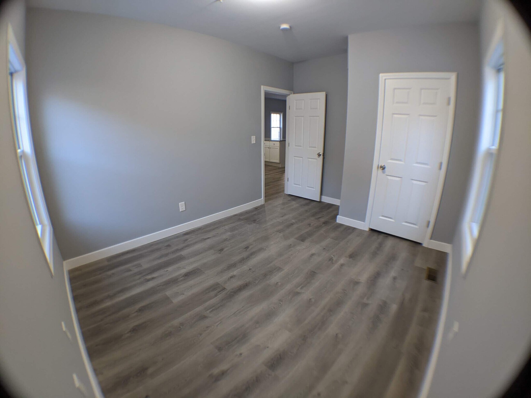 Building Photo - 43 Clare St