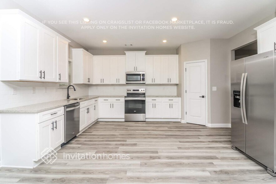 Building Photo - 3080 Azteca Wy