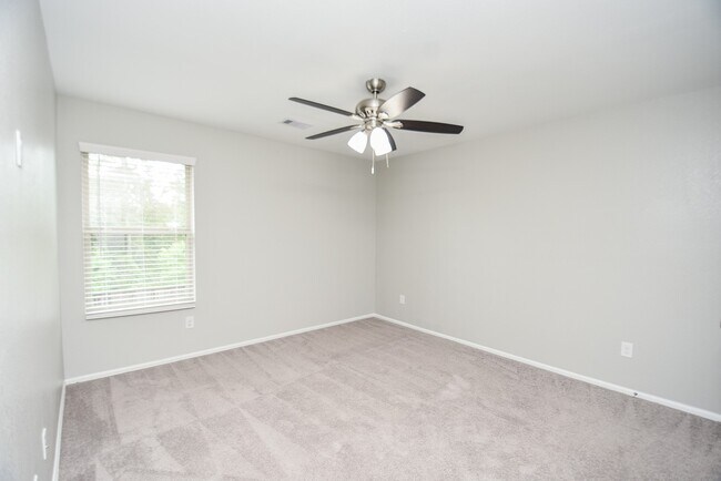 Building Photo - 22707 Bolanzo Ln