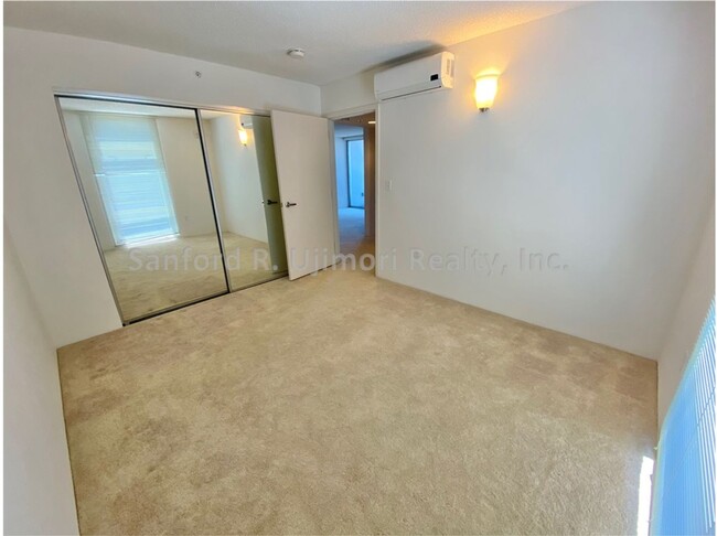 Building Photo - sout2701