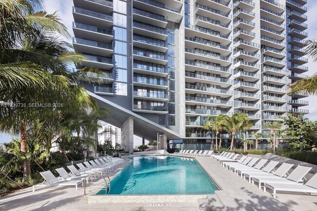 Building Photo - 88 SW 7th St