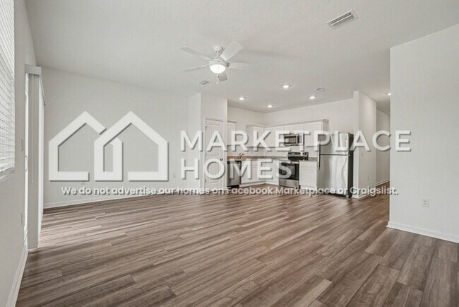 Building Photo - 11910 Sylvia St