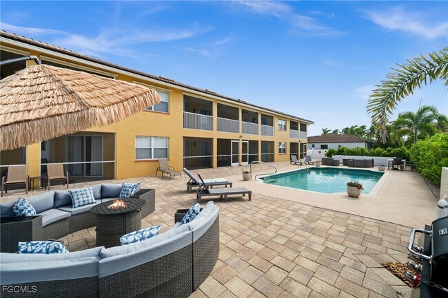 Building Photo - 5420 Chiquita Blvd S