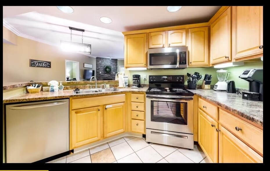 Building Photo - 215 Woliss Ln