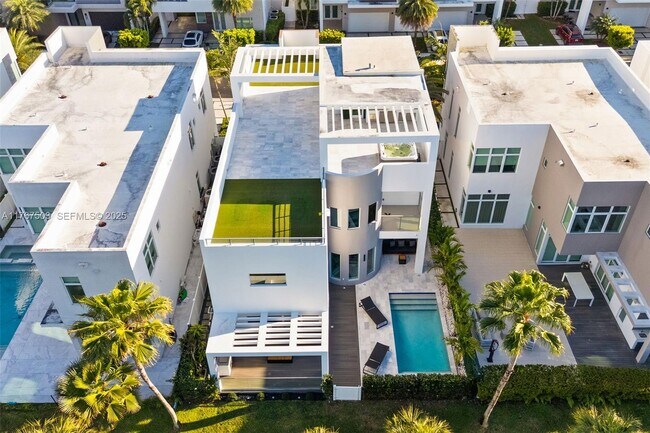 Building Photo - 10561 NW 67th Terrace