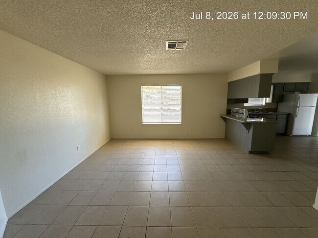 Building Photo - 3156