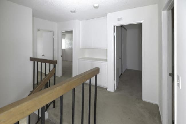 Building Photo - 3050 Wildwood Ave