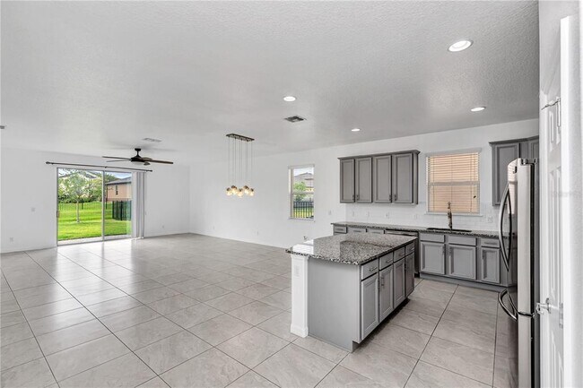 Building Photo - 2759 Mead Ave