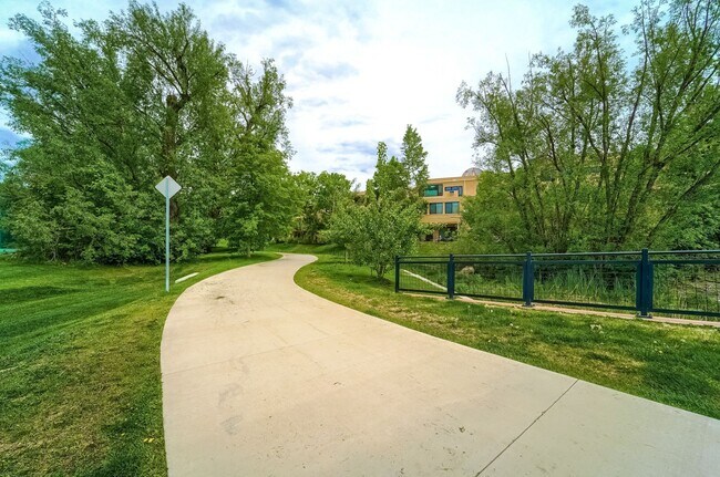 Building Photo - 2 Bedroom Condo in Boulder