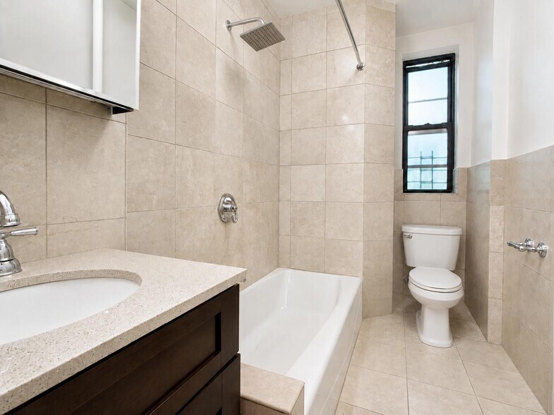 Building Photo - 282 Cabrini Blvd