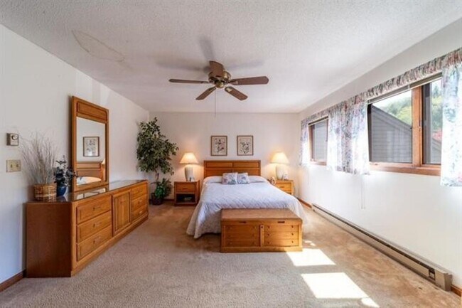 Building Photo - 15 Manor Estates Dr