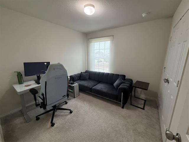 Building Photo - 909 Cormorant St