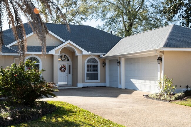 Building Photo - 1746 Wren Way