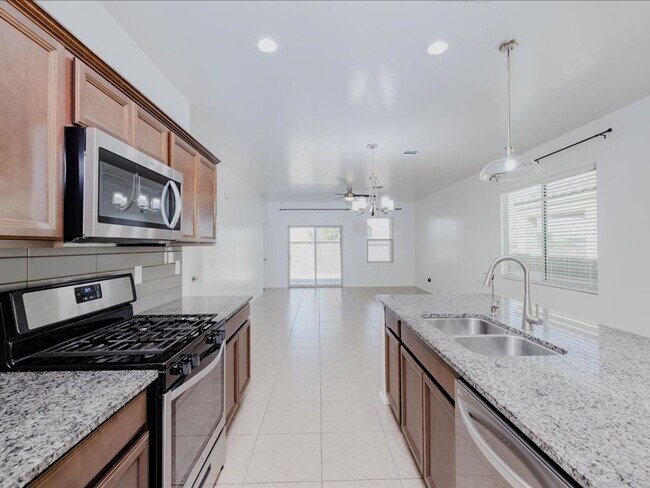 Building Photo - 3 Bedroom 2 Bathroom With Den      SOLAR P...