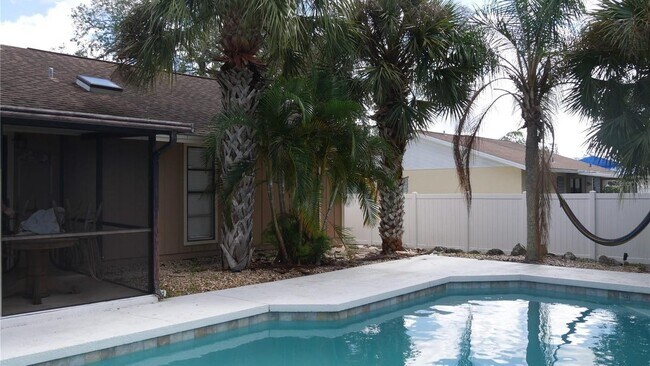 Building Photo - 3026 Vinson Ave