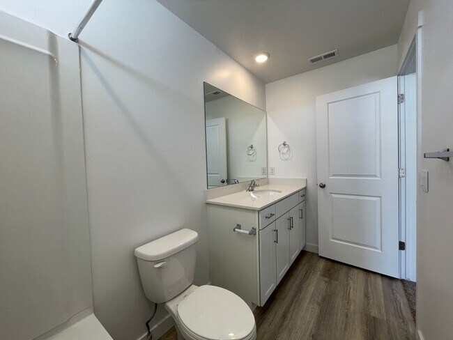 Building Photo - 3-Bedroom Townhome in Santaquin!