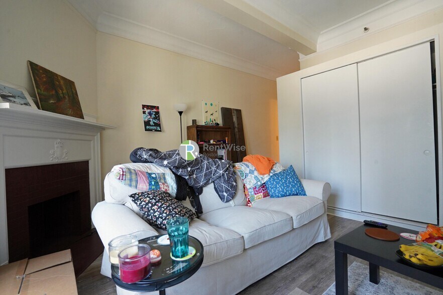 Building Photo - 62 Boylston St