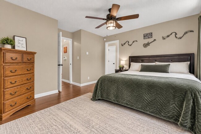 Building Photo - 203 Parrot Dr