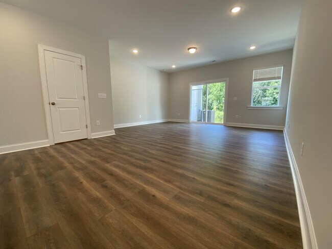Building Photo - 339 Old Grove Ln