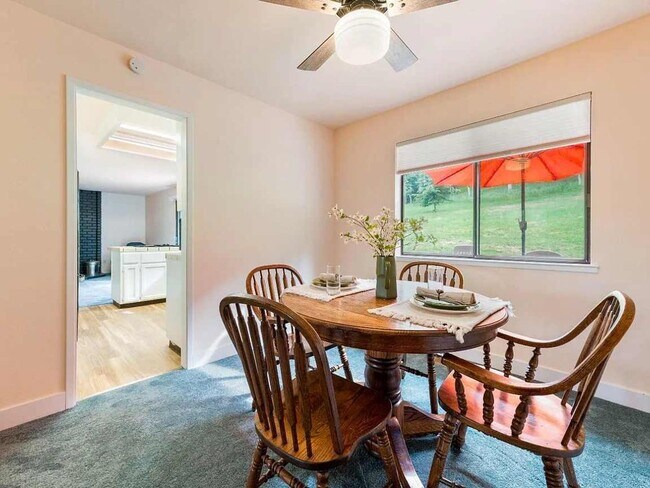 Building Photo - 3 bedroom, 2 bath home in Lake Wildwood, P...