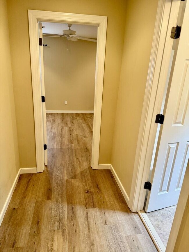 Building Photo - Charming 4-Bedroom, 2-Bathroom Cape Cod located in the highly sought-after Midlothian area of Che...