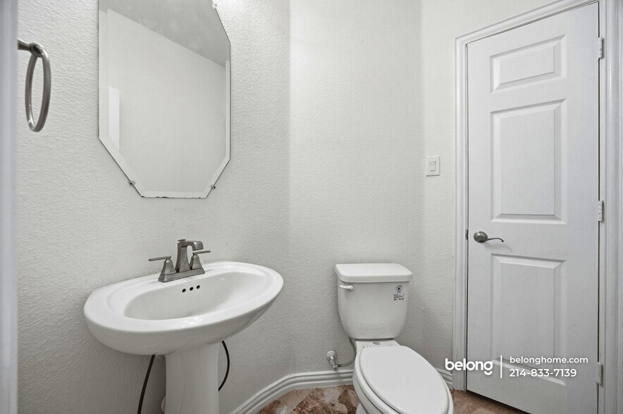 Building Photo - 9349 Velvet Cactus Dr