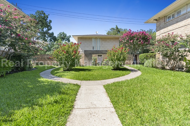 Primary Photo - Live Elevated in the Heart of Viridian – S...