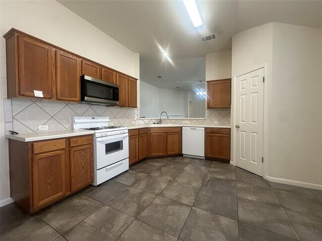 Building Photo - 722 Ranier Ln