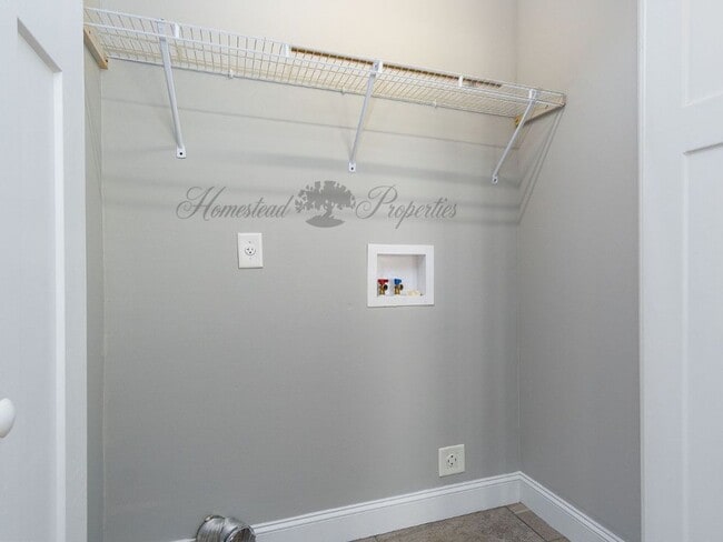 Building Photo - Updated 1 Bed / Bath Duplex on Lamont