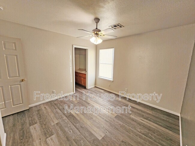 Building Photo - 1381 Ogallala St