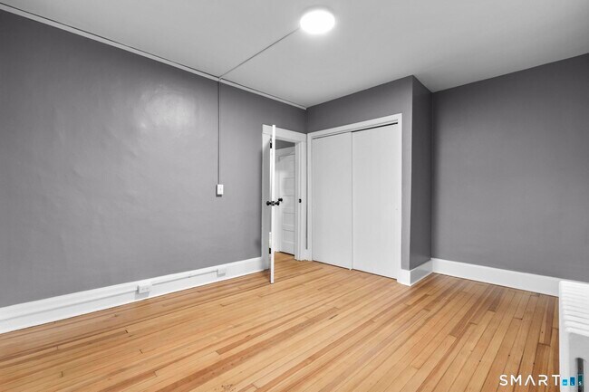 Building Photo - 1148 Hope St