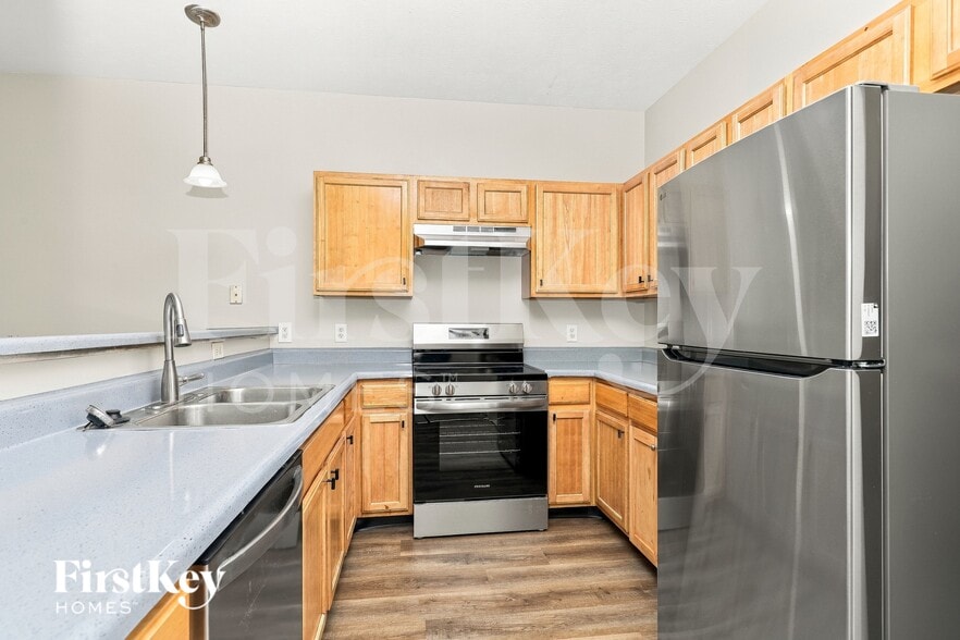 Building Photo - 10368 Platinum Dr