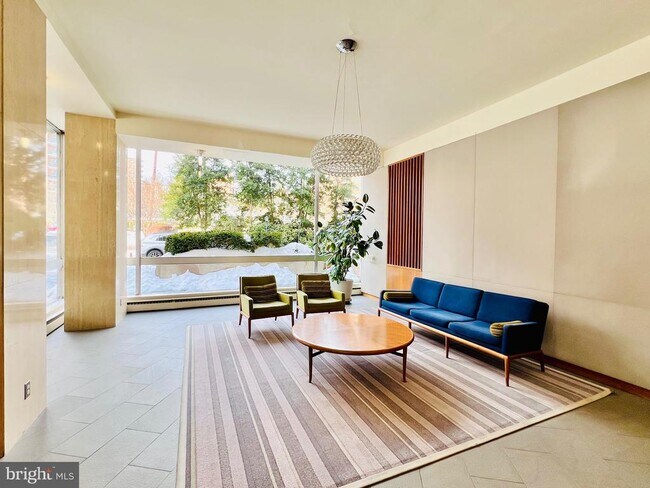 Building Photo - 4200 Cathedral Ave NW