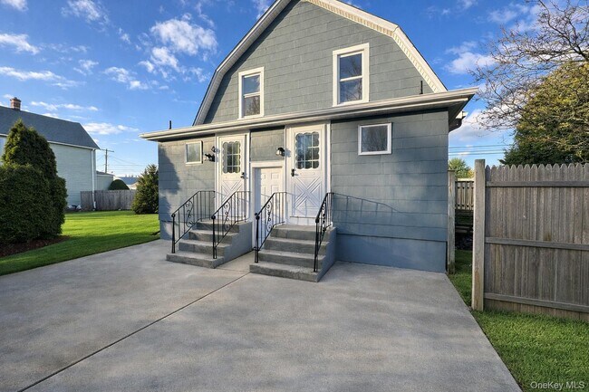 Building Photo - 6466-66 Hawley Ave