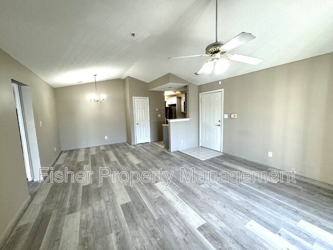 Building Photo - 830 Brassie Ln