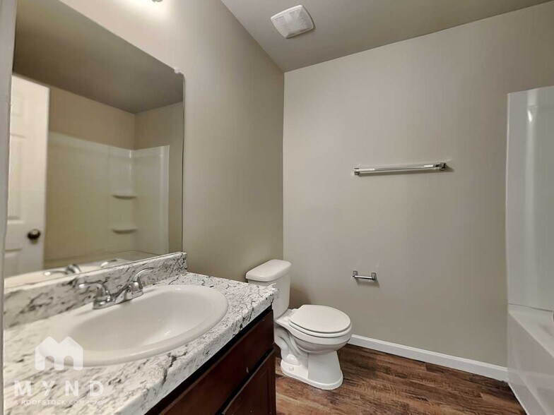 Building Photo - 803 The Heights Ln