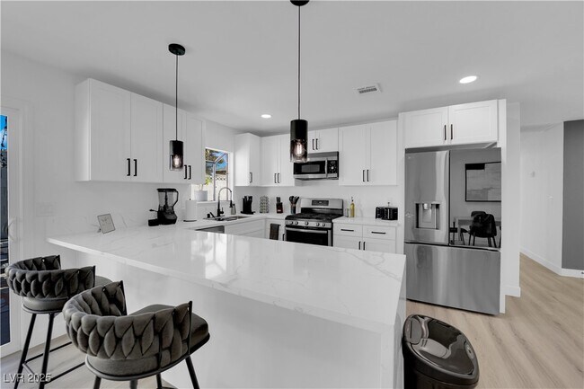 Building Photo - 1705 Battle Creek Cir