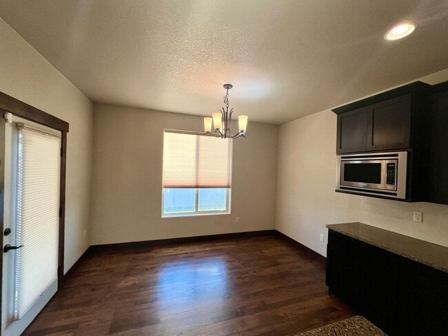 Building Photo - 622 Vermilion Peak Dr