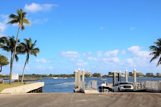 Building Photo - 417 N K St