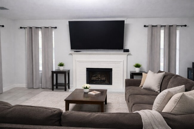 Building Photo - 16910 Country Bridge Rd