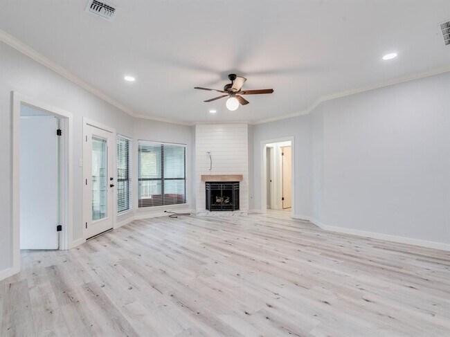 Building Photo - 7933 Wheel Rim Cir