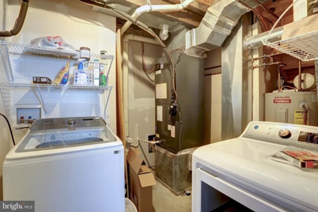 Building Photo - Stunning Waterfront 3bd/2.5ba in Glen Burnie with Deep-water Boat Dock, CAC, Renovated and more!